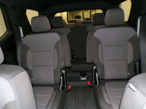 Used 2023 Chevrolet Traverse LT w/ LPO, Floor Liner Package image 10