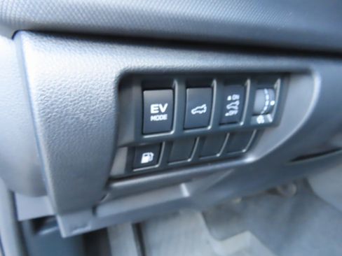 Used 2025 Subaru Forester Limited w/ Popular Package image 13