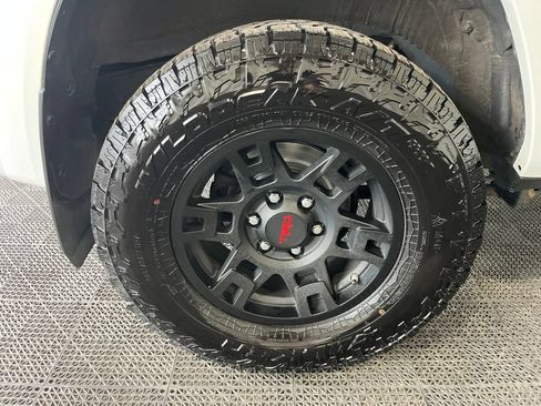Used 2021 Toyota 4Runner SR5 Premium w/ Moonroof Package AWD/4WD image 27