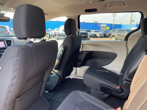 Used 2023 Chrysler Voyager LX FWD image 14