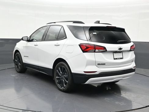 Used 2023 Chevrolet Equinox RS FWD image 3