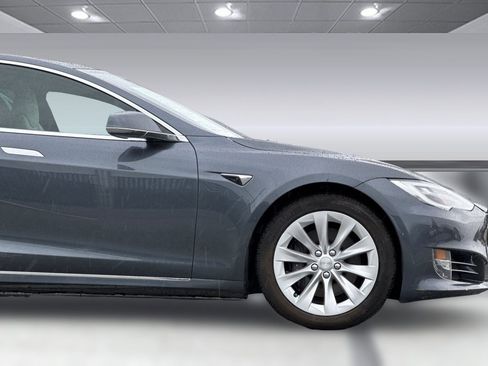 Used 2017 Tesla Model S 100D image 33