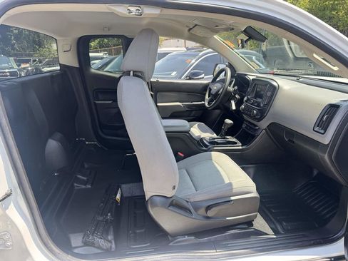 Used 2018 Chevrolet Colorado W/T image 9