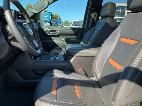 Used 2024 GMC Sierra 2500 AT4 w/ AT4 Premium Plus Package image 5