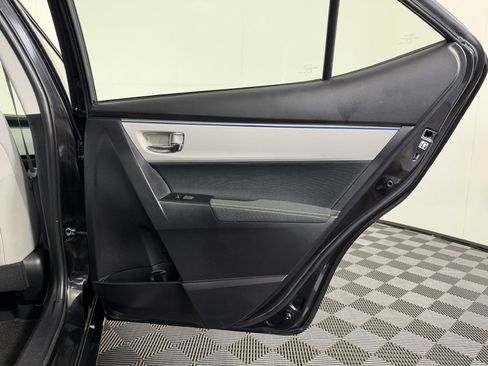 Used 2016 Toyota Corolla LE FWD image 41