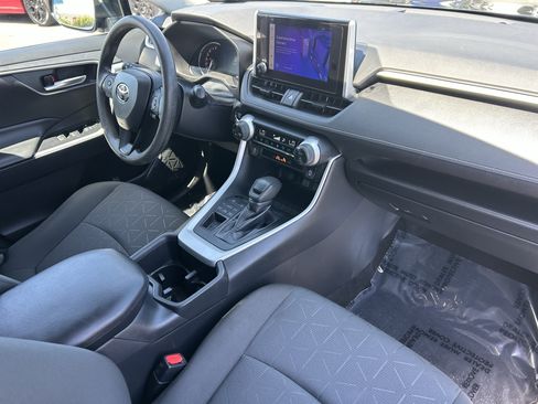 Used 2023 Toyota RAV4 XLE AWD/4WD image 8