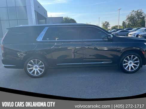 Used 2023 Cadillac Escalade ESV Premium Luxury Platinum AWD/4WD image 4