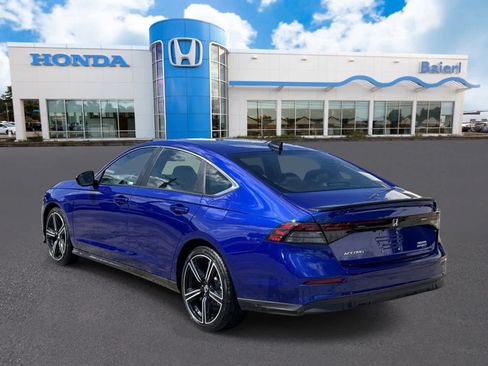 Used 2025 Honda Accord Sport image 3