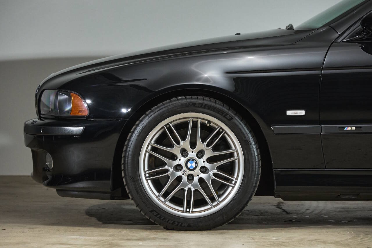 Used 2003 BMW M5 RWD image 25