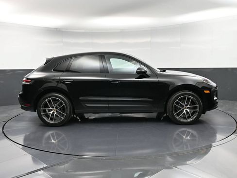 Certified 2026 Porsche Macan AWD/4WD image 9