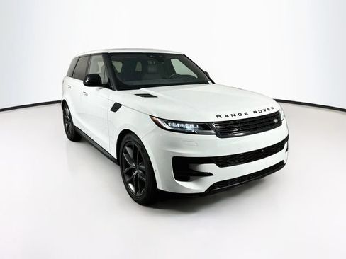 Used 2025 Land Rover Range Rover Sport SE AWD/4WD image 3