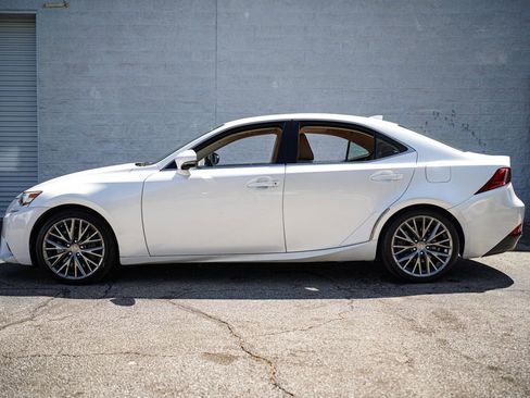 Used 2016 Lexus IS 200t w/ Premium Package image 10