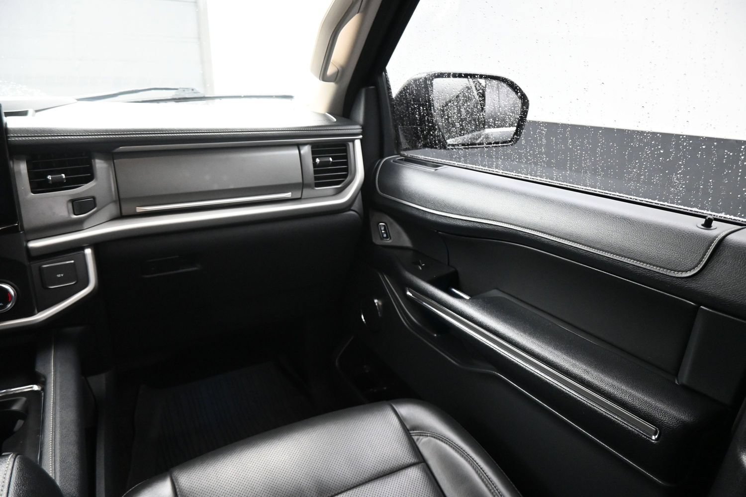 Used 2022 Ford Expedition XLT RWD image 14