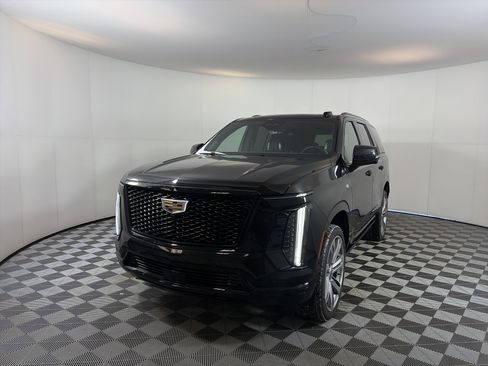 Used 2025 Cadillac Escalade Sport Platinum image 2