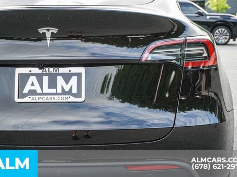 Used 2025 Tesla Model Y Long Range RWD image 13