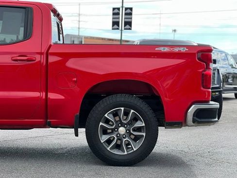 Used 2023 Chevrolet Silverado 1500 LT w/ Safety Package AWD/4WD image 5