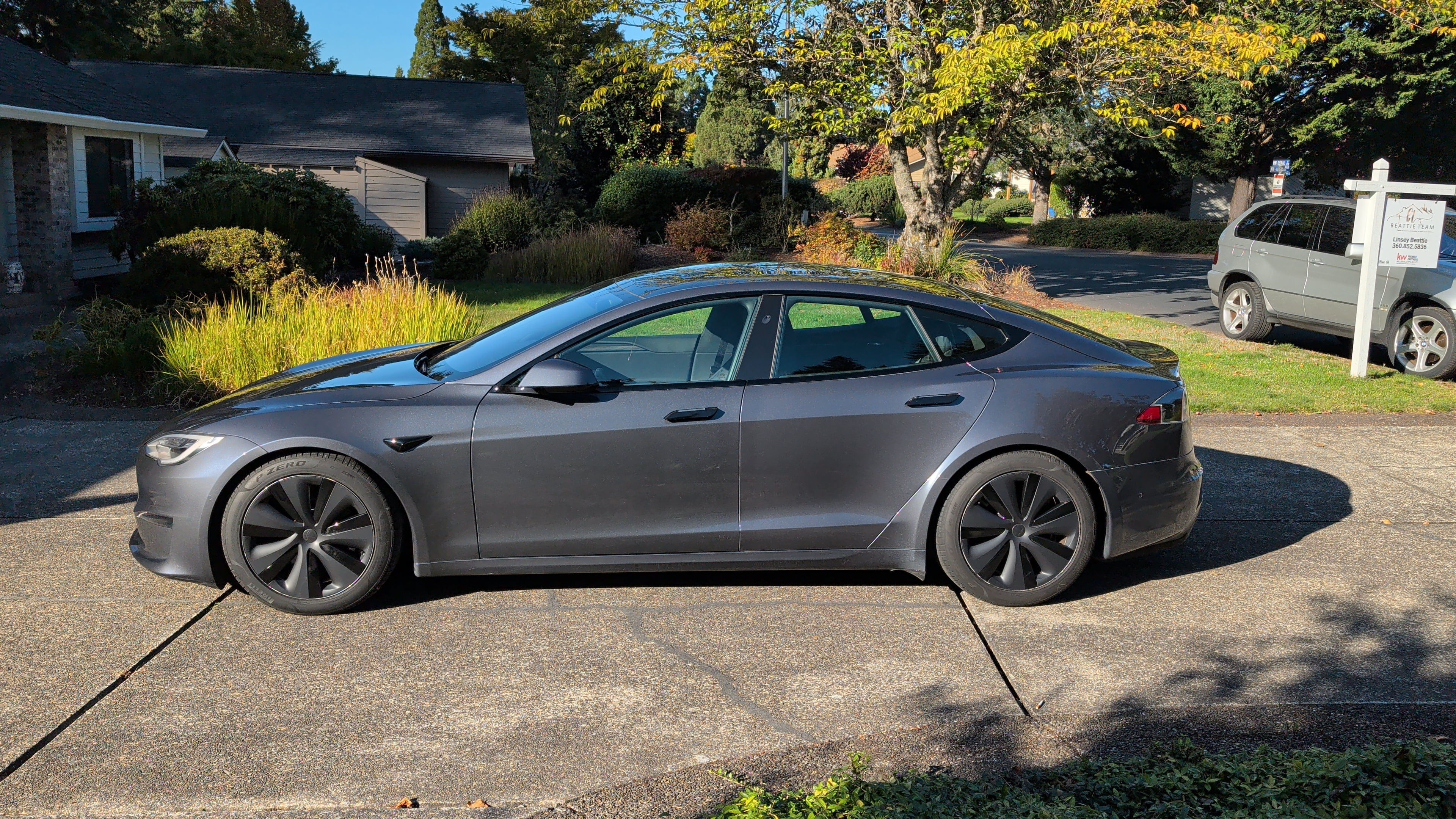 Used 2022 Tesla Model S AWD/4WD image 9