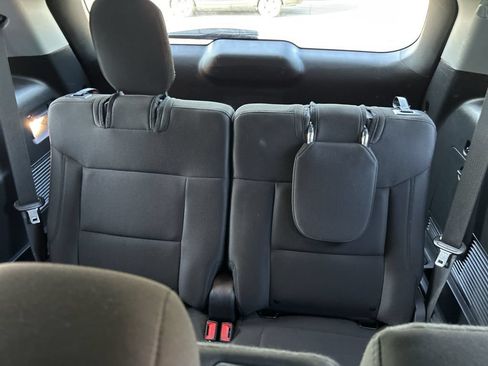 Used 2023 Ford Explorer XLT RWD image 31