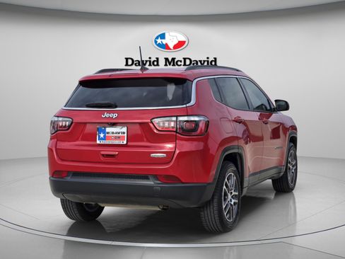 Used 2017 Jeep Compass Latitude w/ Popular Equipment Group FWD image 6