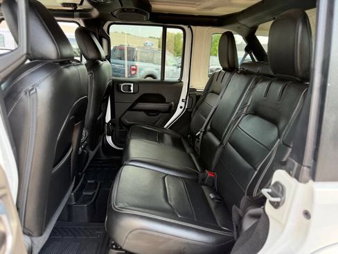 Used 2021 Jeep Wrangler Unlimited Sahara AWD/4WD image 13