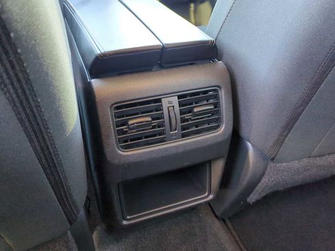 Used 2024 Nissan Rogue S image 20