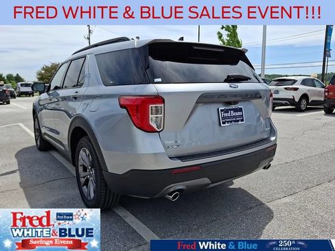 Certified 2022 Ford Explorer XLT w/ Equipment Group 202A AWD/4WD image 8