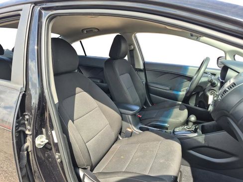 Used 2018 Kia Forte LX image 29