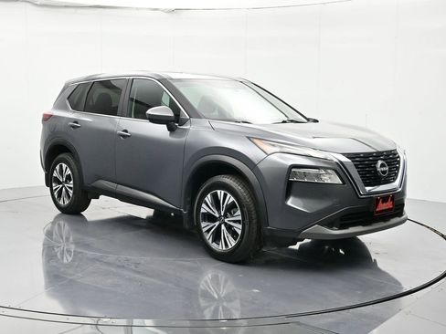 Used 2023 Nissan Rogue SV image 3