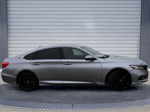 Used 2018 Honda Accord Sport image 3