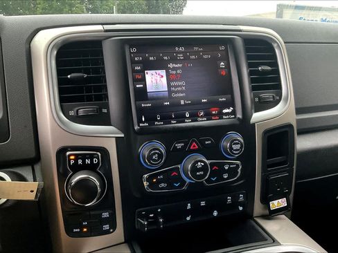 Used 2018 RAM 1500 Outdoorsman AWD/4WD image 29