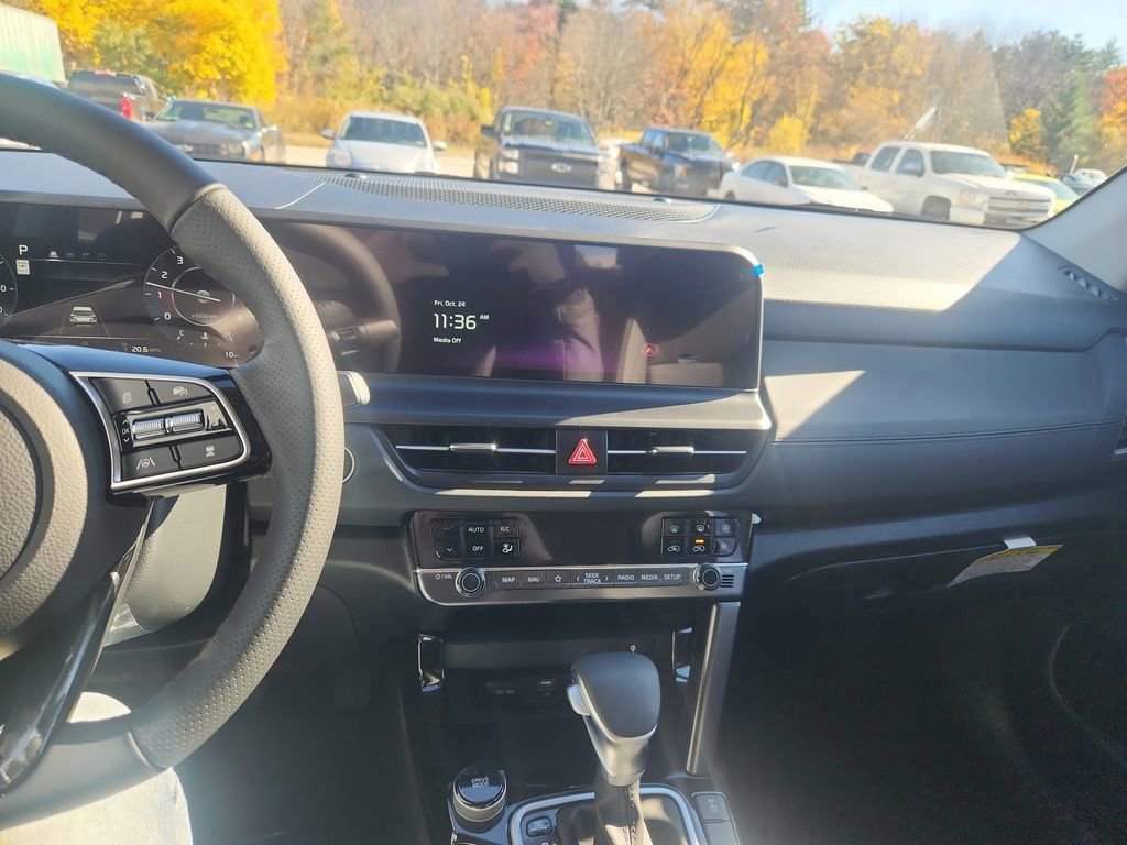 New 2026 Kia Seltos SX AWD/4WD image 16