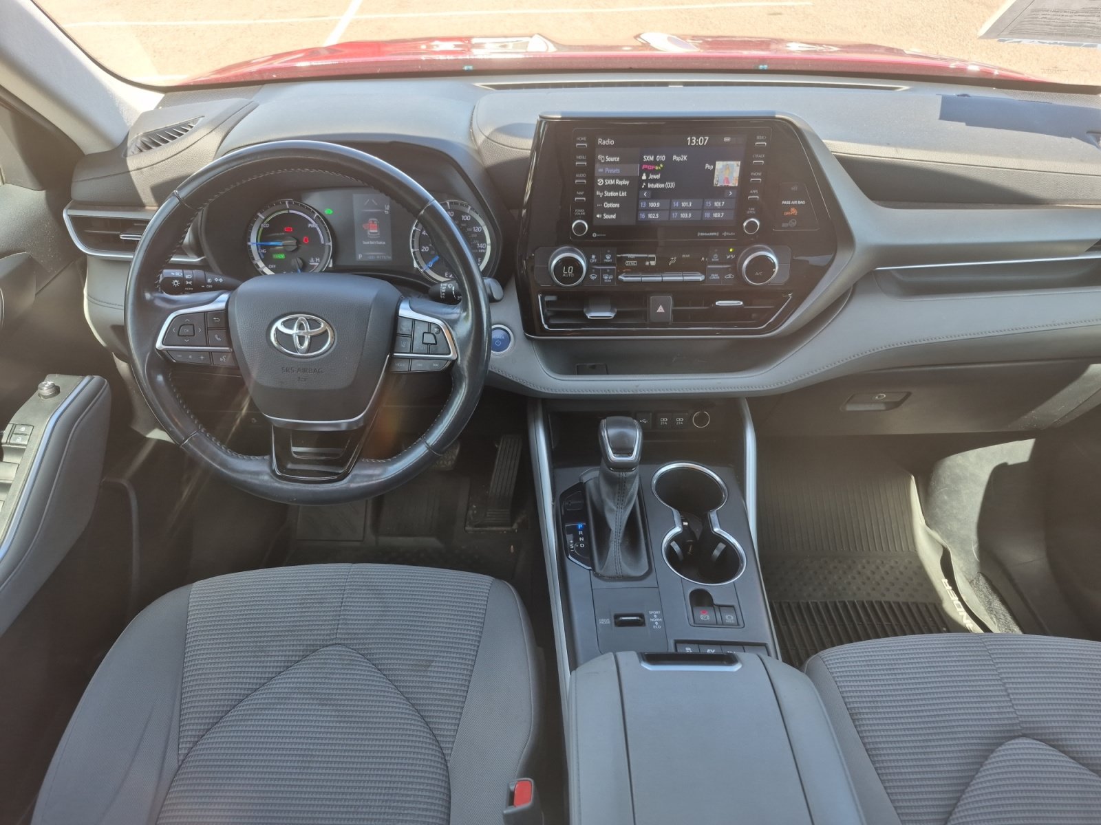Used 2021 Toyota Highlander LE AWD/4WD image 18
