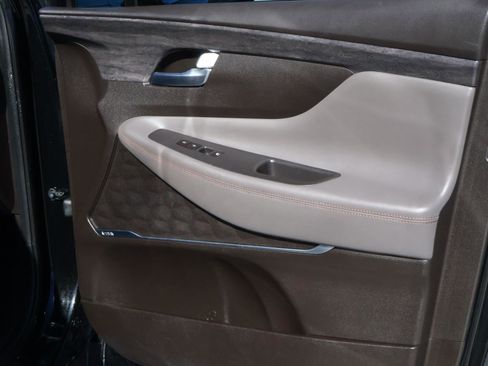 Used 2020 Hyundai Santa Fe Limited image 17