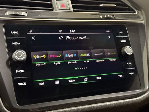 Used 2023 Volkswagen Tiguan SE R-Line image 14