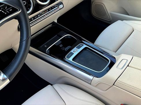 Used 2025 Mercedes-Benz GLA 250 4MATIC image 14