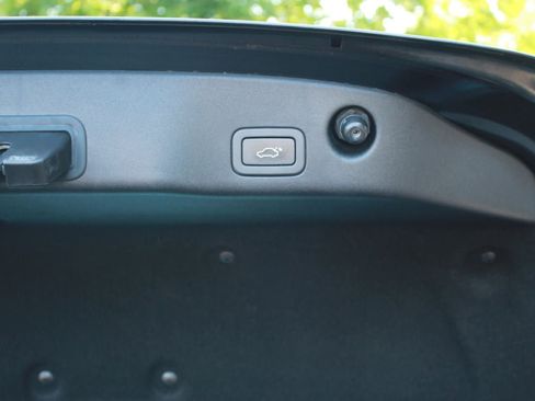 Used 2012 Jaguar XJ RWD image 28