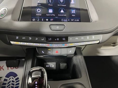 Used 2023 Cadillac XT4 Luxury w/ Cold Weather Package AWD/4WD image 33