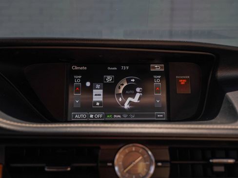 Used 2015 Lexus ES 300h w/ Navigation System Package FWD image 19