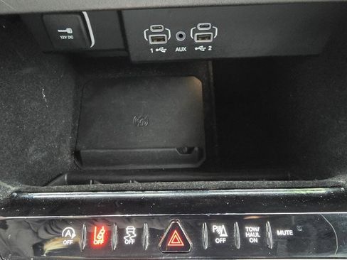 Used 2024 Jeep Wagoneer Series III image 32