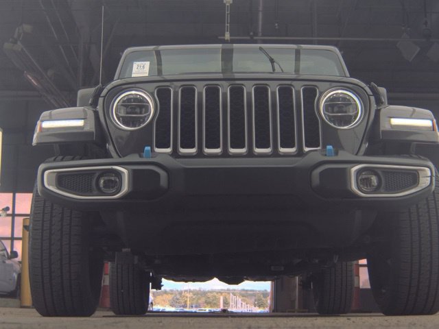 Used 2022 Jeep Wrangler Unlimited Sahara w/ Cold Weather Group AWD/4WD image 4