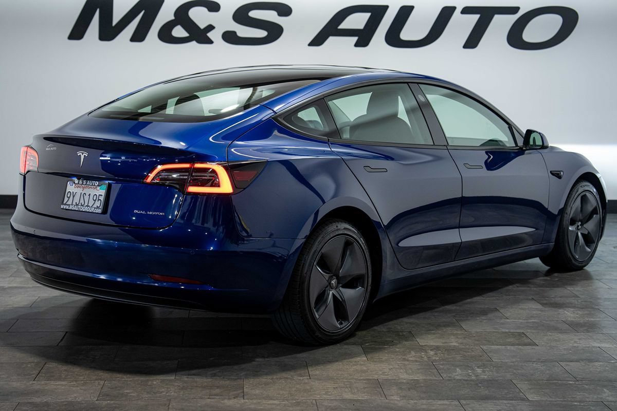 Used 2022 Tesla Model 3 Long Range AWD/4WD image 2