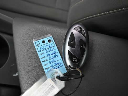 Used 2024 Hyundai Elantra SEL image 18