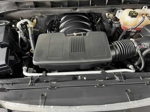 Used 2023 GMC Yukon XL AT4 image 35