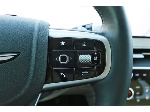 Used 2025 Genesis GV80 2.5T Prestige image 18