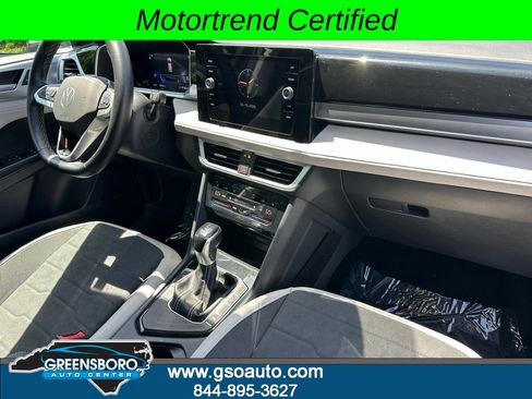 Used 2025 Volkswagen Taos SE FWD image 16