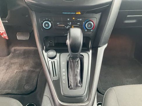 Used 2018 Ford Focus SE image 18