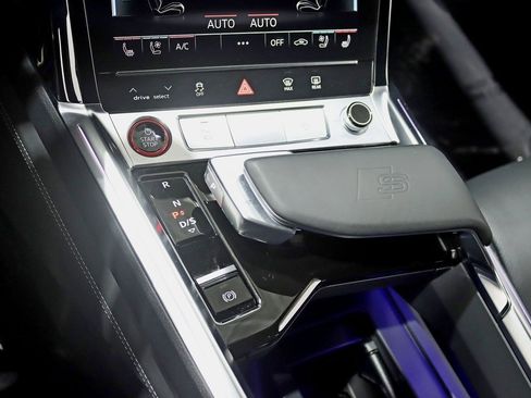 Used 2022 Audi e-tron S Prestige w/ Prestige Package image 26