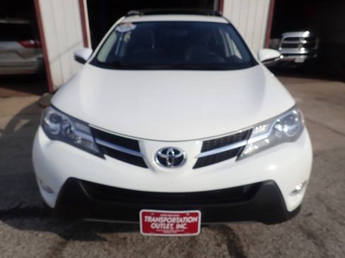 Used 2015 Toyota RAV4 XLE AWD/4WD image 3