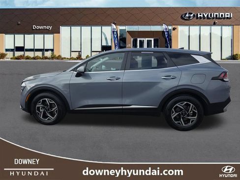 Used 2025 Kia Sportage LX FWD image 2