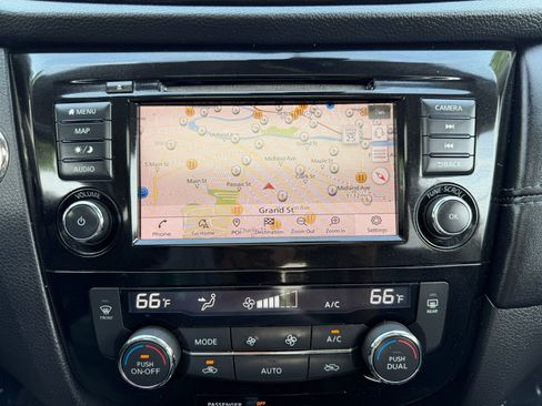 Used 2018 Nissan Rogue SL w/ Premium Package AWD/4WD image 34